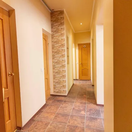 Old Town Escape 2 Bedroom By Homeystay Apartment Kaunas