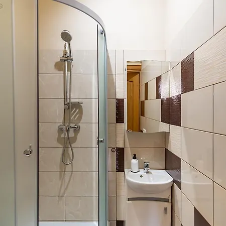 Old Town Escape 2 Bedroom By Homeystay Apartment Kaunas